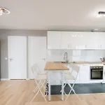 Confort Absolu à Paris ,superbe appartement rénové 7 Chambres avec salles de Bain privatives
