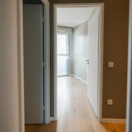 Confort Absolu à ,superbe Rénové 7 Avec Salles De Bain Privatives