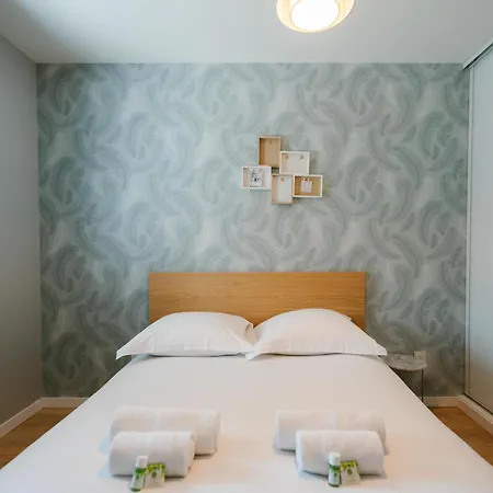 Confort Absolu A ,superbe Renove 7 Avec Salles De Bain Privatives Paris