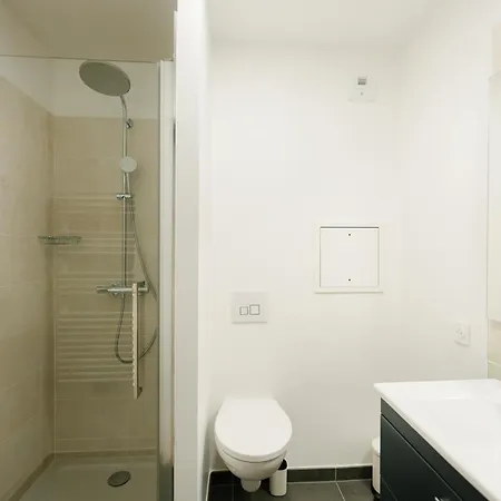 Confort Absolu A ,superbe Renove 7 Avec Salles De Bain Privatives Apartment Paris