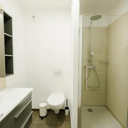 Confort Absolu A ,superbe Renove 7 Avec Salles De Bain Privatives Apartment Paris