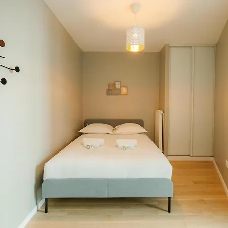 Apartment Confort Absolu A ,superbe Renove 7 Avec Salles De Bain Privatives *