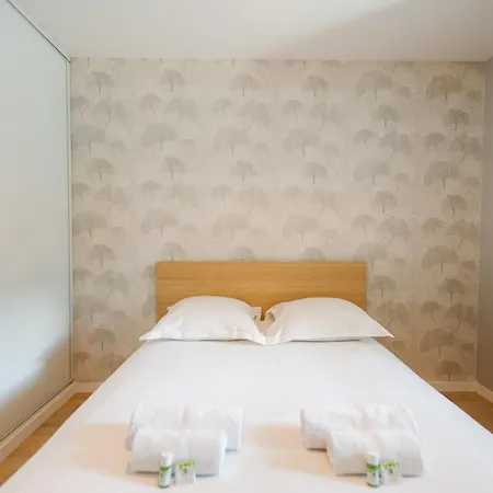 Apartment Confort Absolu A ,superbe Renove 7 Avec Salles De Bain Privatives *