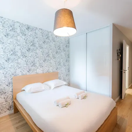 Confort Absolu A ,superbe Renove 7 Avec Salles De Bain Privatives Apartment *
